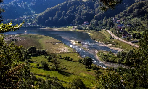 Malaia pe Valea Lotrului în Vâlcea Foto Centrul de Promovare Turistică Vâlcea