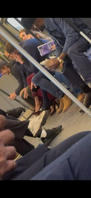 Kate Middleton și Charlotte în metrou Instagram