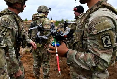 soldati americani cu drone jpg