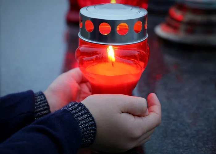 Candela se aprinde la miezul nopții