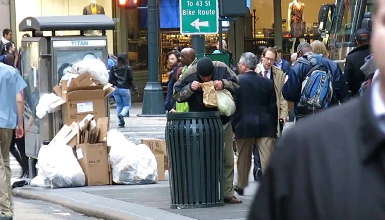 VIDEO Richard Gere, i-a păcălit pe newyorkezi că e boschetar