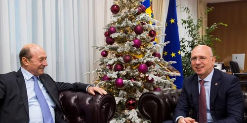 Pavel Filip si Traian Basescu via facebook