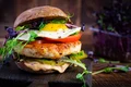 Reteta rapida  Burger de pui simplu şsi savuros  Sursa imagine shutterstock 1912933957 jpg