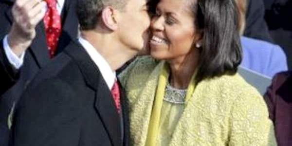 Soţii Obama, printre cei mai bine îmbrăcaţi din lume