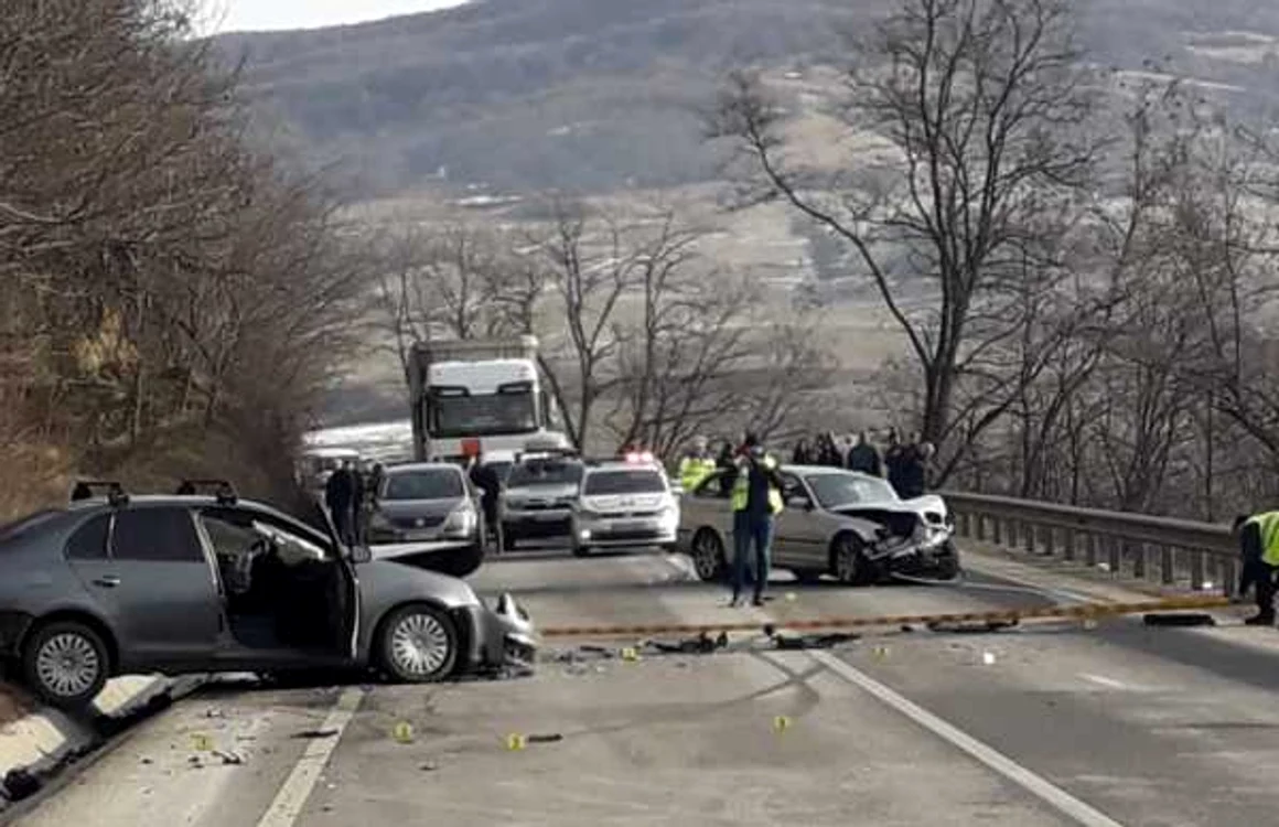 Accident pe DN 14 în Ruşi - Sibiu cu şapte victime Foto Adevărul