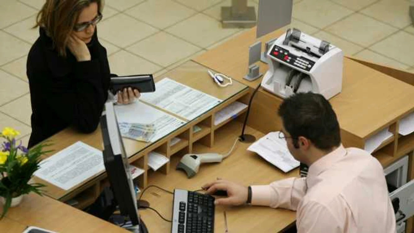 Cei care vor să constituie un depozit trebuie săv fie atenţi şi la comisioane