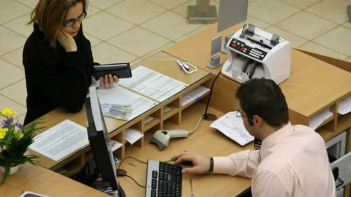 Cei care vor să constituie un depozit trebuie săv fie atenţi şi la comisioane