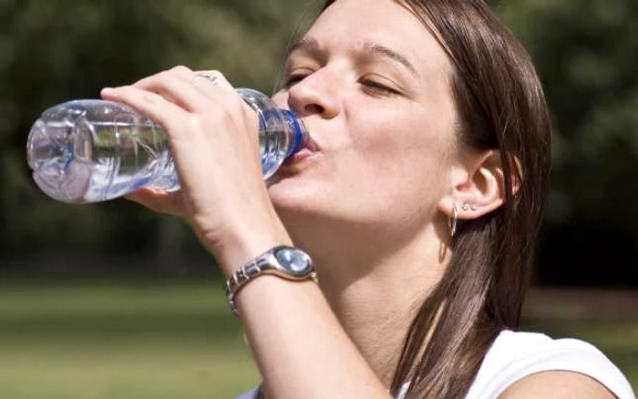 Apa nu mai poate fi vândută la sticle mici de plastic într-un oraş din SUA FOTO Shutterstock