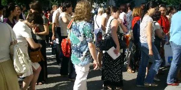 Bacău: Sute de catedre au rămas fără profesori