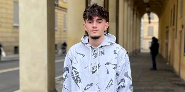 marinel razvan rosu caiete personalizate pitesti foto arhiva personala