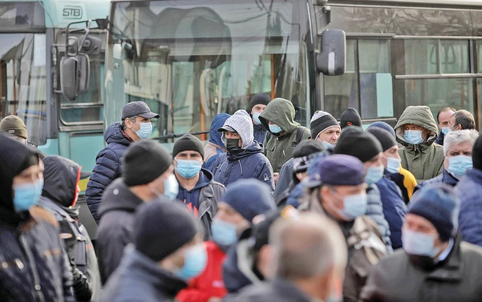 Sindicaliştii din STB continuă greva, deşi aceasta a fost declarată ilegală. FOTO: Inquam Photos
