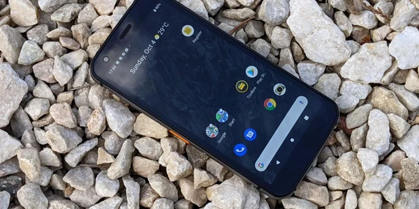 CAT S62 smartphone rezistent premium FOTO Adrian Pogîngeanu