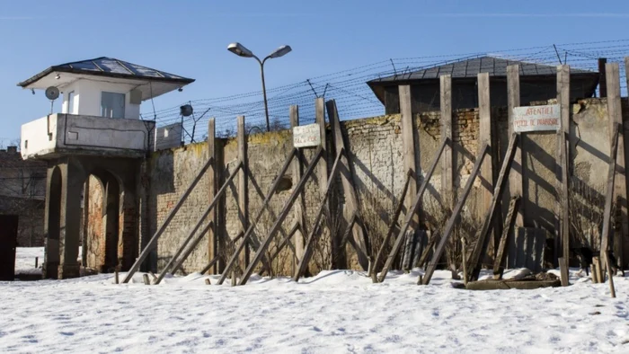 Proptele la zidul puşcăriei. Nicio aluzie la situaţia de faţă FOTO Arhiva Adevărul