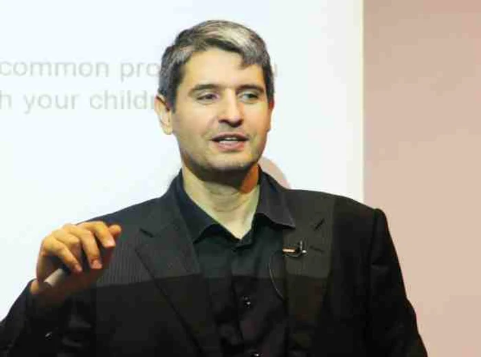 Hipnoterapeutul Eugen Popa este de părere că Gabriel Cotabiță ar putea fi vindecat prin hipnoză.