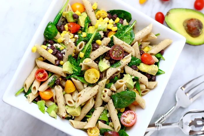 1 salata calda cu paste jpg jpeg