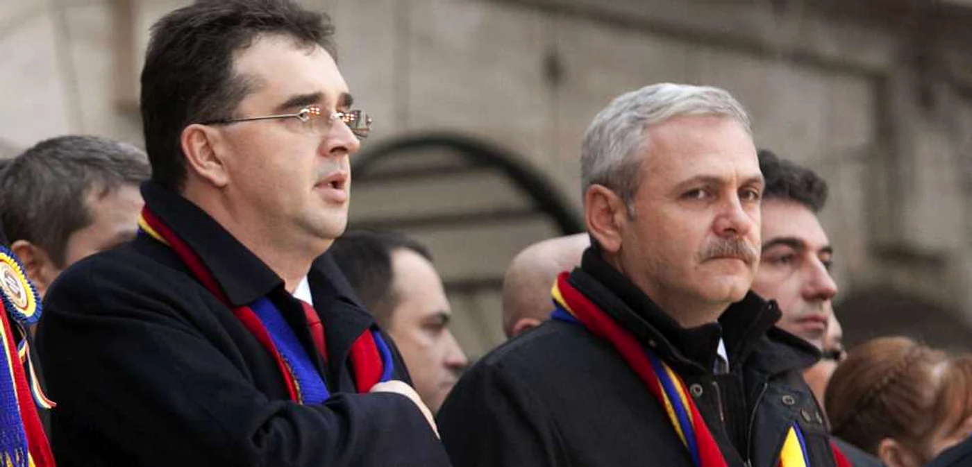 Marian Oprişan (stânga), baronul de Vrancea, alături de responsabilul pentru descentralizare, vicepremierul Liviu Dragnea (dreapta) FOTO Mediafax