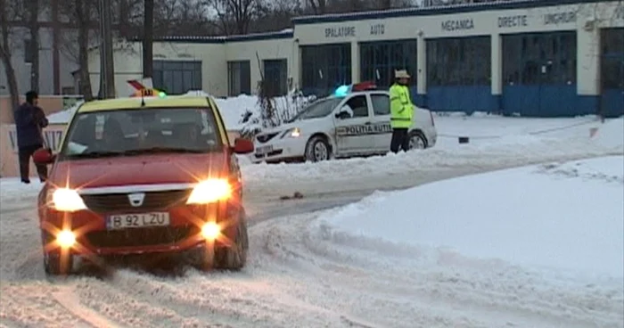 Politistii au monitorizat traficul pe drumul naţional