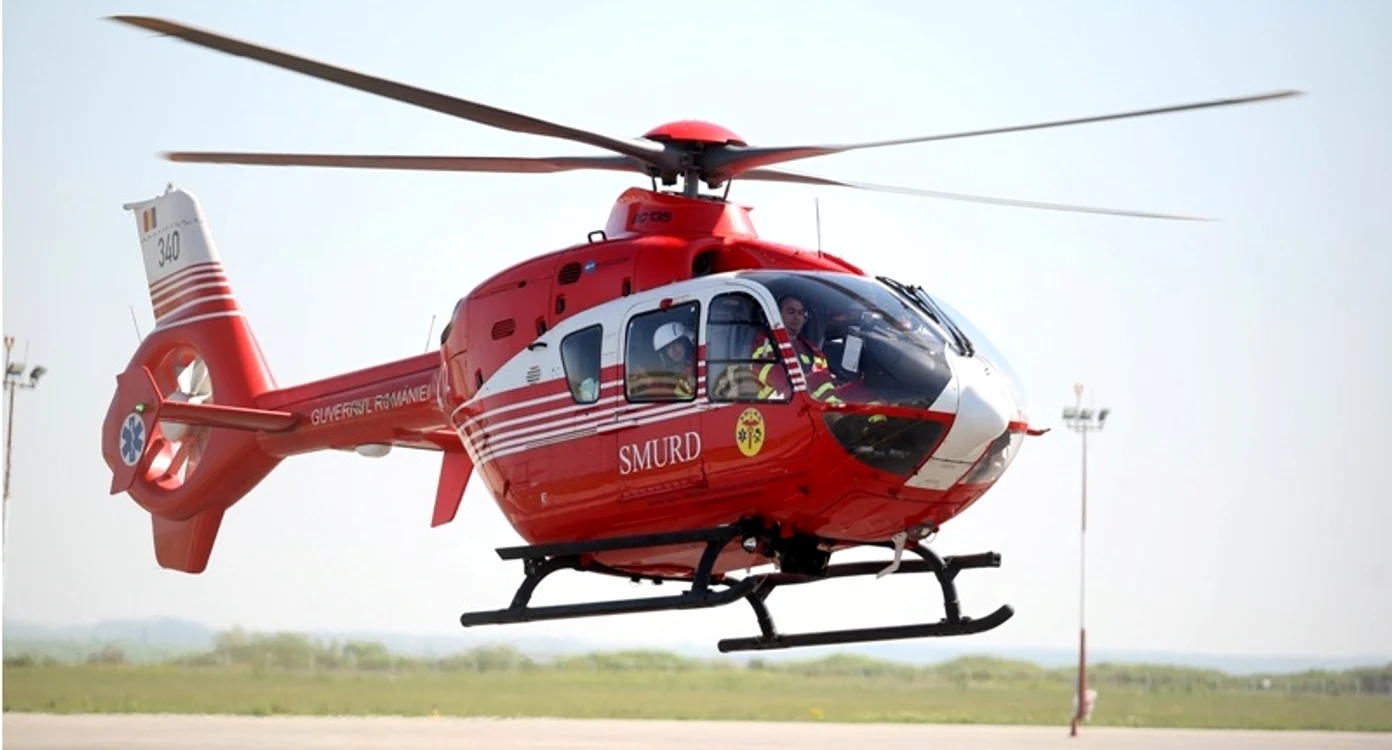 
    Băiatul a ajuns la spital cu un elicopter SMURD  