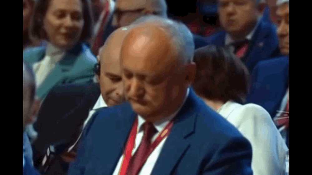 Prorusul Igor Dodon a adormit în timpul discursului lui Putin de la un forum din Rusia 