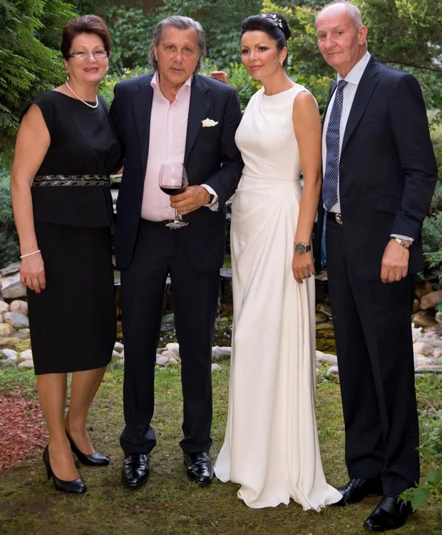 Brigitte şi Ilie Năstase, alături de părinţii brunetei, Sanda şi Emeric Szeifert 