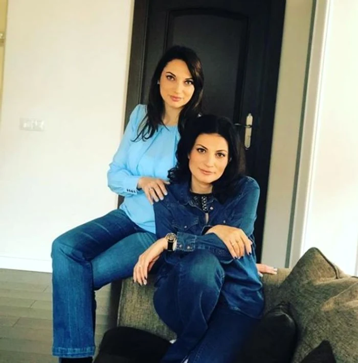 Ioana Ginghină, alături de sora sa, Elena