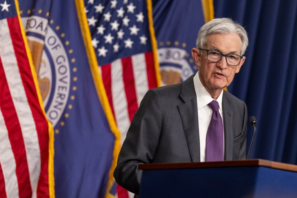 Trump l-a amenințat din nou cu demiterea pe preşedintele Rezervei Federale