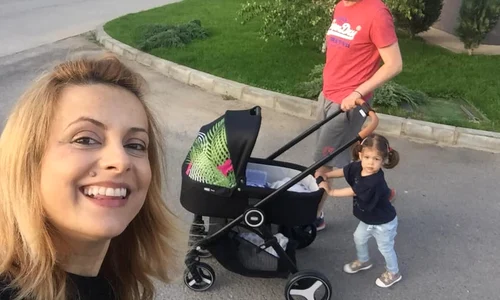 Simona Gherghe este căsătorită cu Răzvan Săndulescu şi are doi copii jpeg