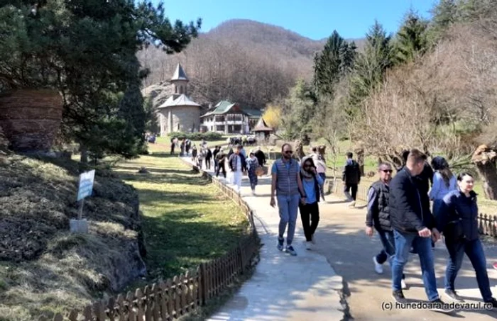 manastirea prislop hunedoara foto daniel guta adevarul