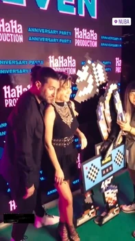 1 gina pistol smiley jpg jpeg