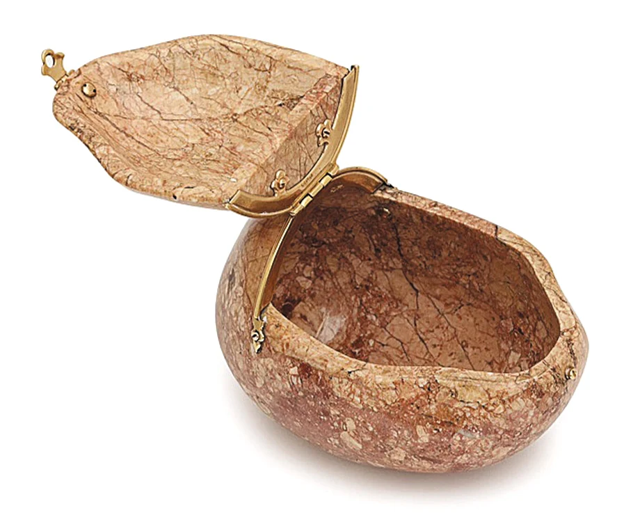 Cartoful lui Fabergé jpeg