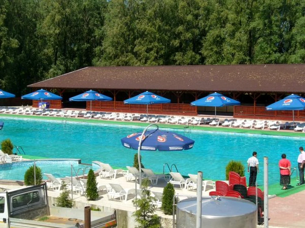 Piscina din Goleşti este gata să-şi întâmpine clienţii