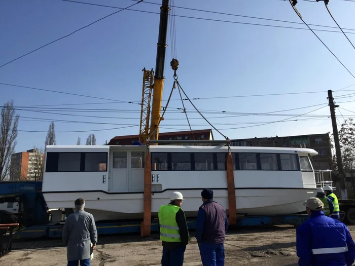 Ajunse la Timişoara, „Decebal” şi „Burebista” sunt ţinute la mal de birocraţie FOTO debanat.ro