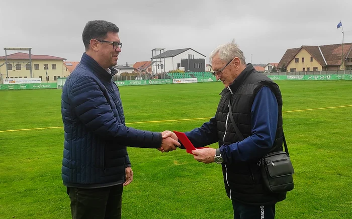 Dembo și Horia Bugarin, primarul din Dumbrăvița FOTO Facebook/Horia Bugarin