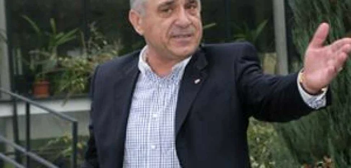 Ioan Becali: "Cornel Dinu e cancerul lui Dinamo"