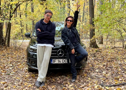Radu Vâlcan, la plimbare cu soția prin pădure