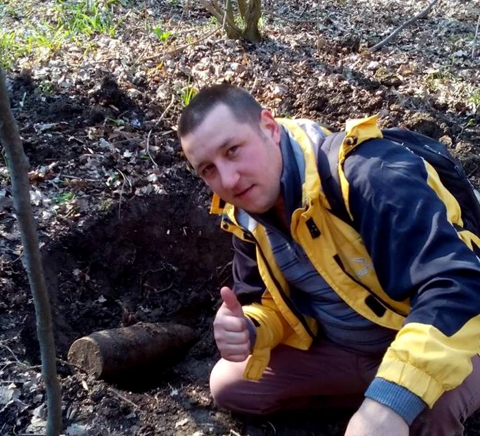 Claudiu Ilie a descoperit de curând şi un obuz din perioada războiului FOTO: Facebook Claudiu Ilie