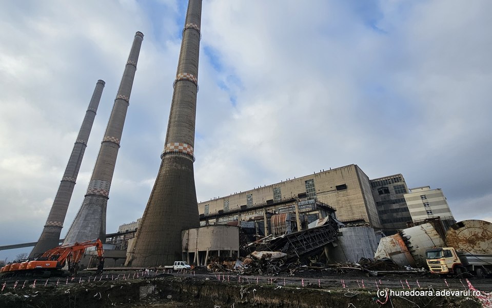 Colosul energetic din România anilor '70, demolat. Termocentrală nouă pe ruinele Stelei de pe Mureș VIDEO