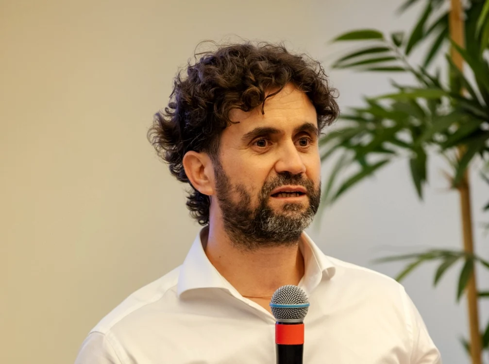 Dr. Andreas Vythoulkas
