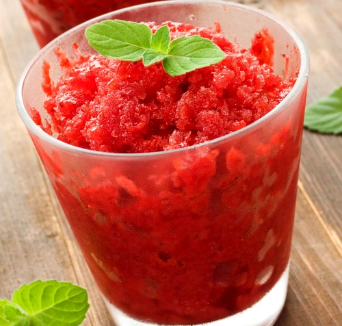 sorbet capsuni desert shutterstock 79936192 jpeg