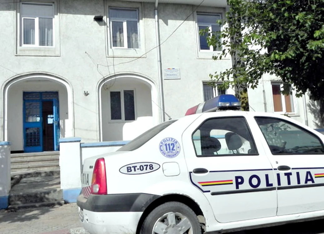 
    Bărbatul a stat o noapte  întreagă la secţia  de poliţie din Darabani  
