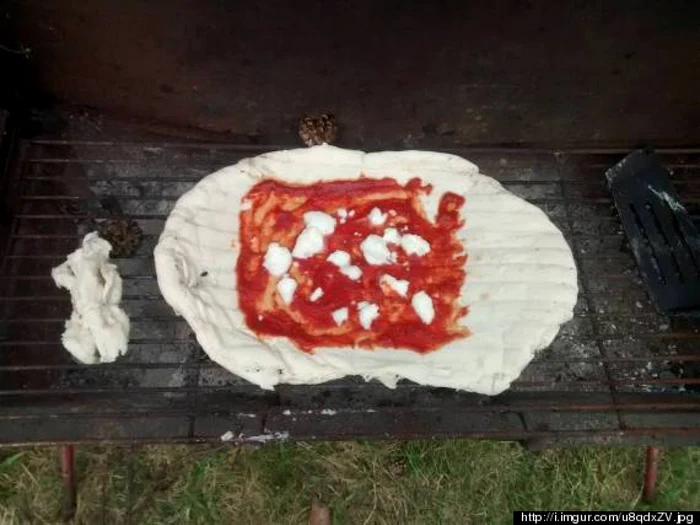 Pizza pe grătar. FOTO: imgur.com