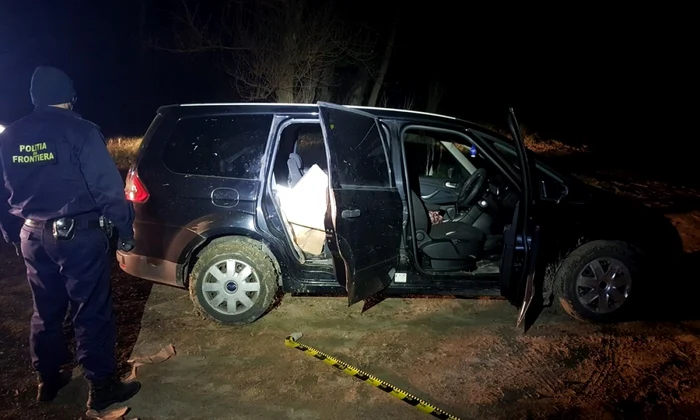 Maşina contrabandiştilor a fost capturată FOTO Poliţia de Frontieră