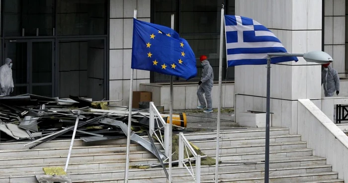 Explozia produsă în faţa unui tribunal din Atena a provocat pagube materiale Foto: EPA-EFE