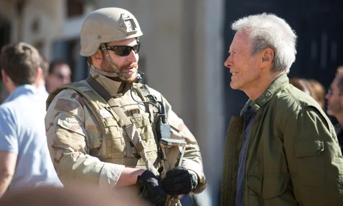 Eastwood a regizat „Lunetistul American” după un scenariu scris de Jason Hall jpeg