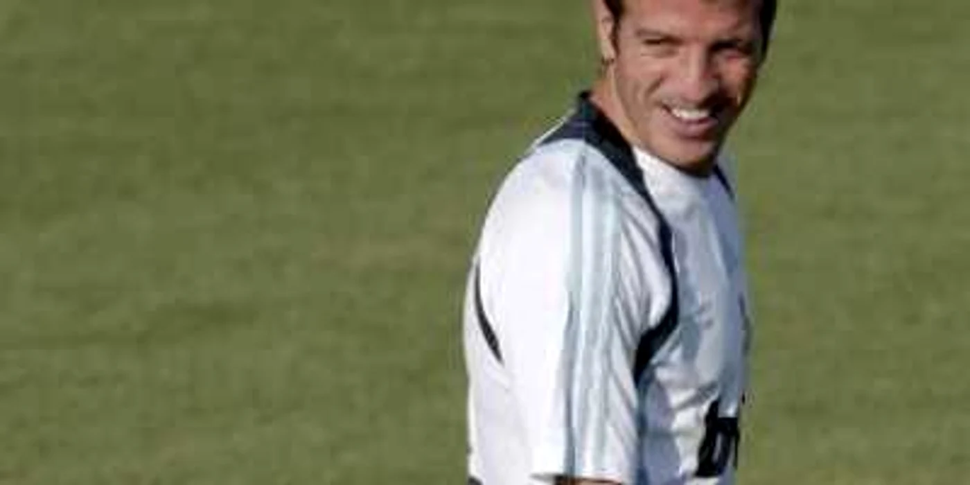FOTBAL: Van der Vaart rămâne la Real Madrid