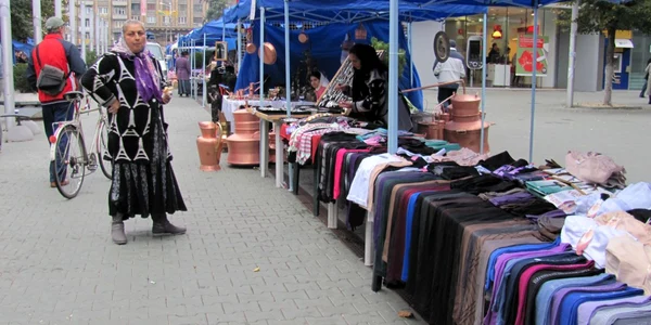 Comercianţii îşi aşteaptă clienţii