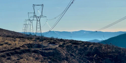 linie electrica aeriana Foto Transelectrica jpg