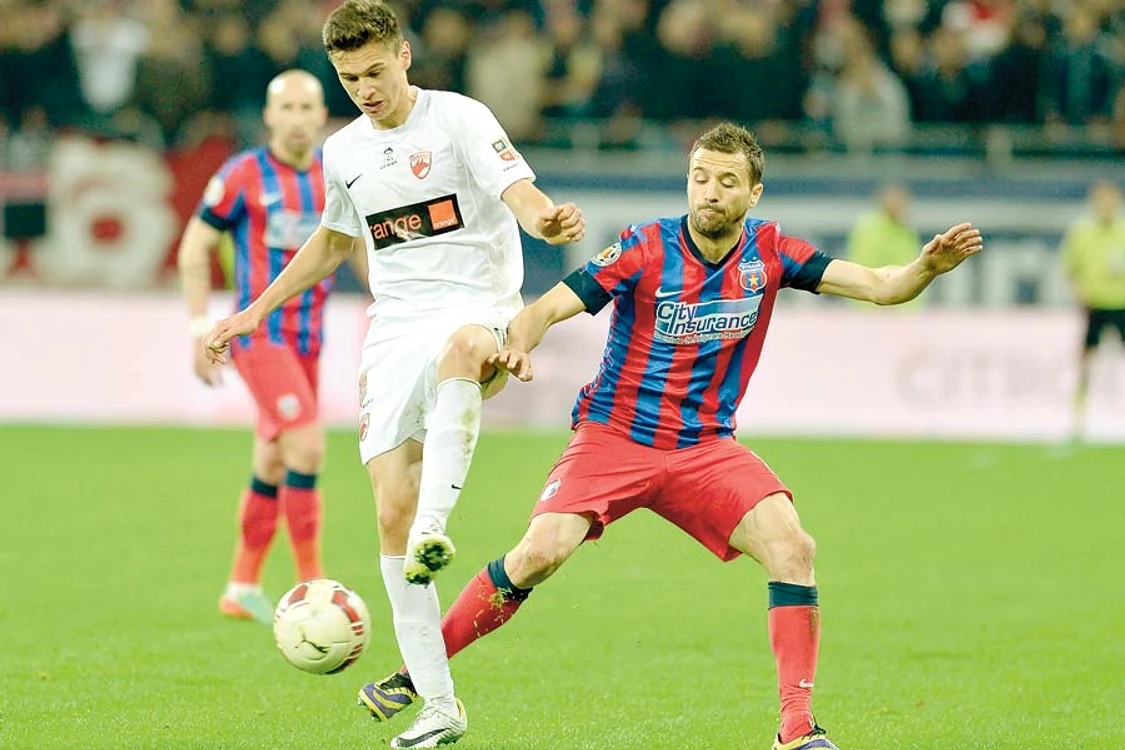 
    Dorin Rotariu (stânga)  