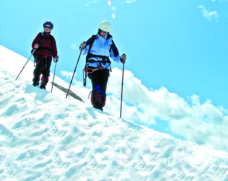 
    Anul acesta, micul alpinist a escaladat Alpii Dolomiţi, din Italia  