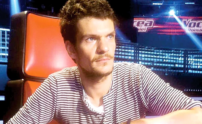 
    Tudor Chirilă  i-a apostrofat  pe artiştii care  câştigă bani  interpretând doar  piesele altora  